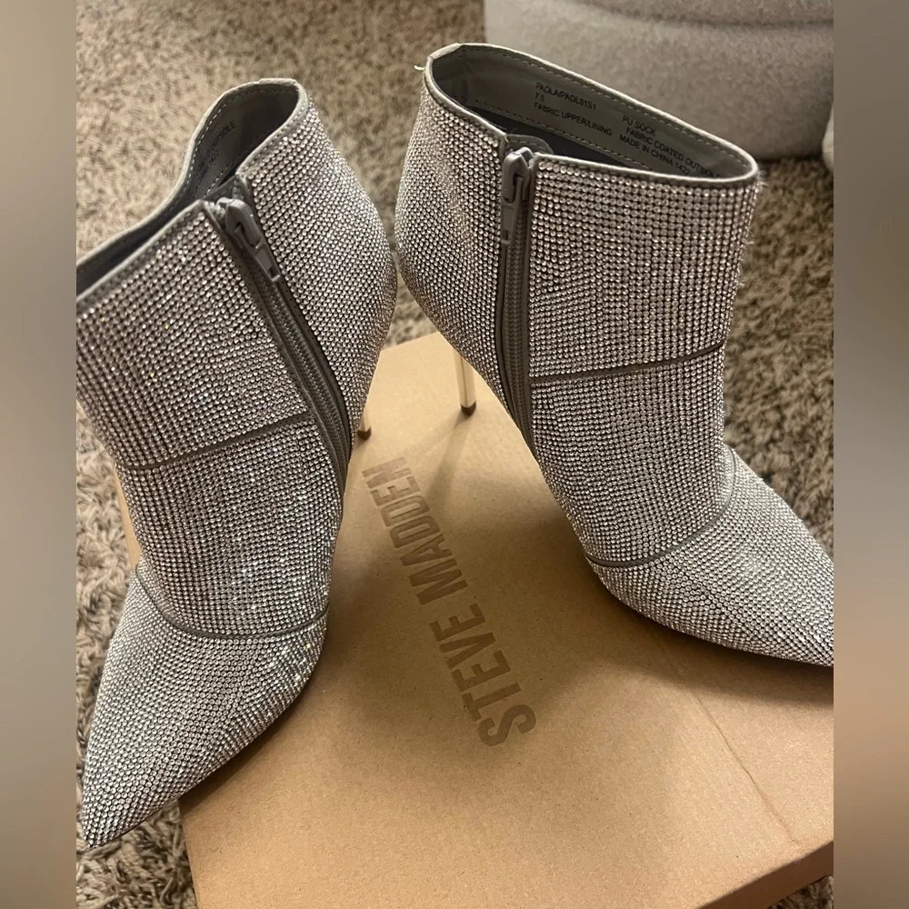 Steve Madden brand new